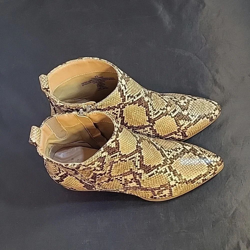 BRAND NEW NEW DAY POINTED TOE ZIP CLOSURE SNAKESKIN ANKLE BOOTIE - Picture 5 of 16